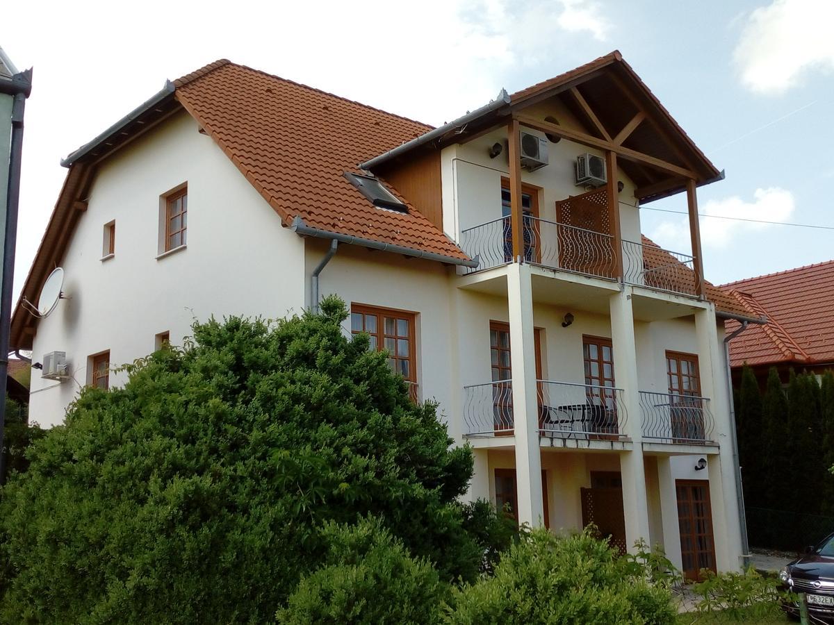 Relax Apartment House Zalakaros Luaran gambar